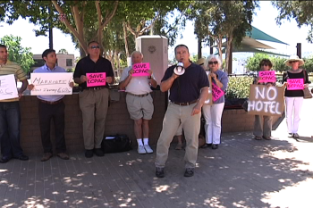 Save ECPAC rally; photo by Paul Kruze